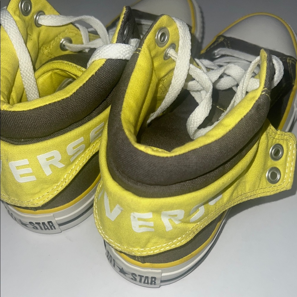 Youth Converse High Tops size 6Y - Picture 9 of 9